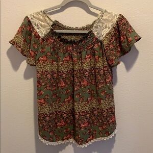 Self Esteem Brand Top. Styling w/feminine lace.​​​​​​​​​​​​​​​​​​